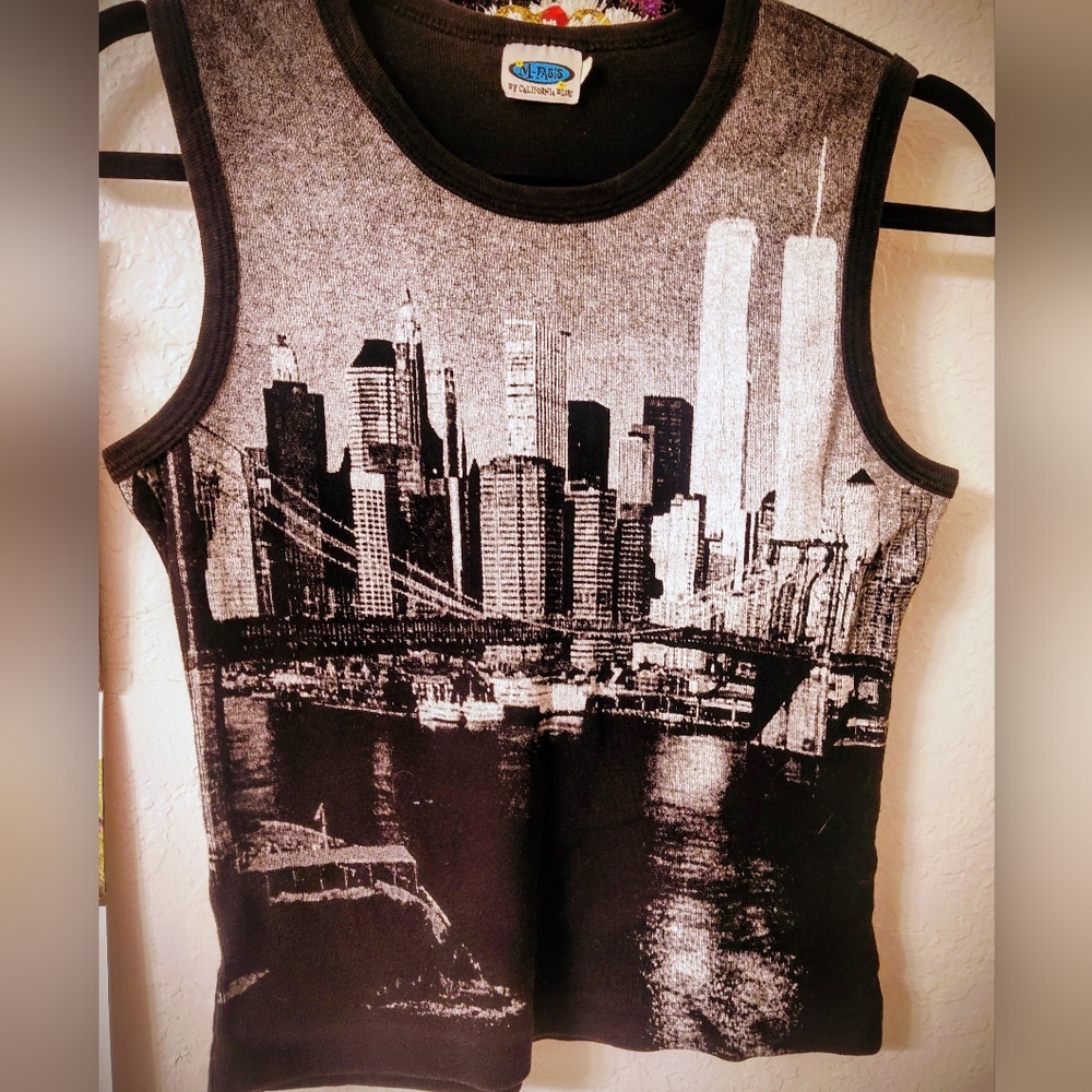Black and White NY TwinTowers Cityscape Top